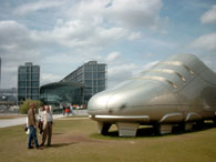 Fußballschuh am Hauptbahnhof