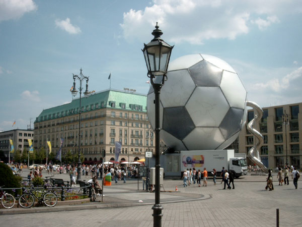 Pariser Platz mit Adlon