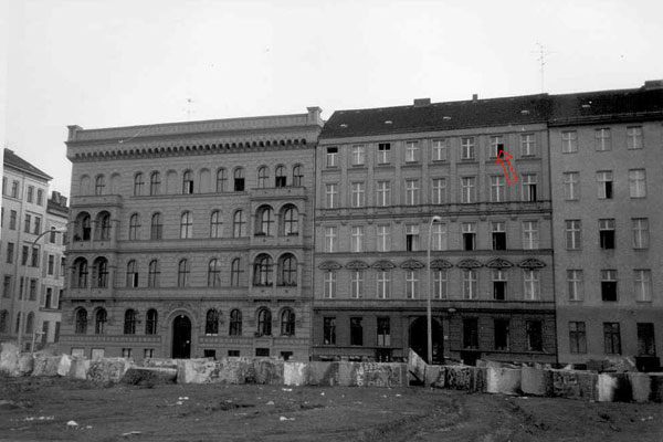 Die Mauer fällt - Blick nach Westberlin